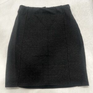 White House black market Stretch Charcoal Gray Skirt Size 2